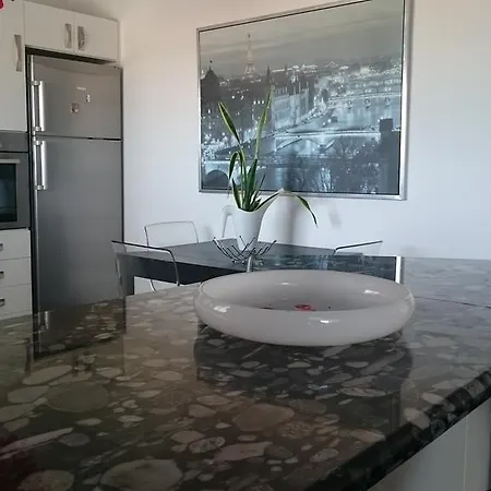 Apartament Nicolaos Court