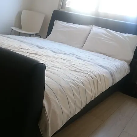Nicolaos Court Apartament Larnaca